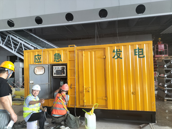 华安怎样判断空气滤清器是否需要更换？